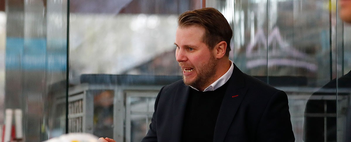 Jussi Tuores bleibt Eispiraten-Trainer