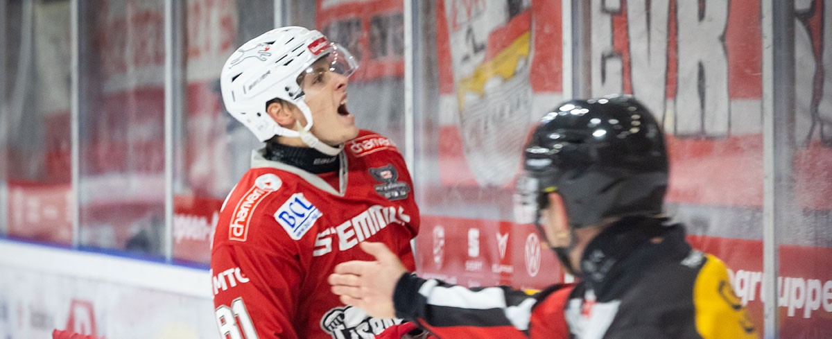 Kevin Slezak bleibt in Regensburg