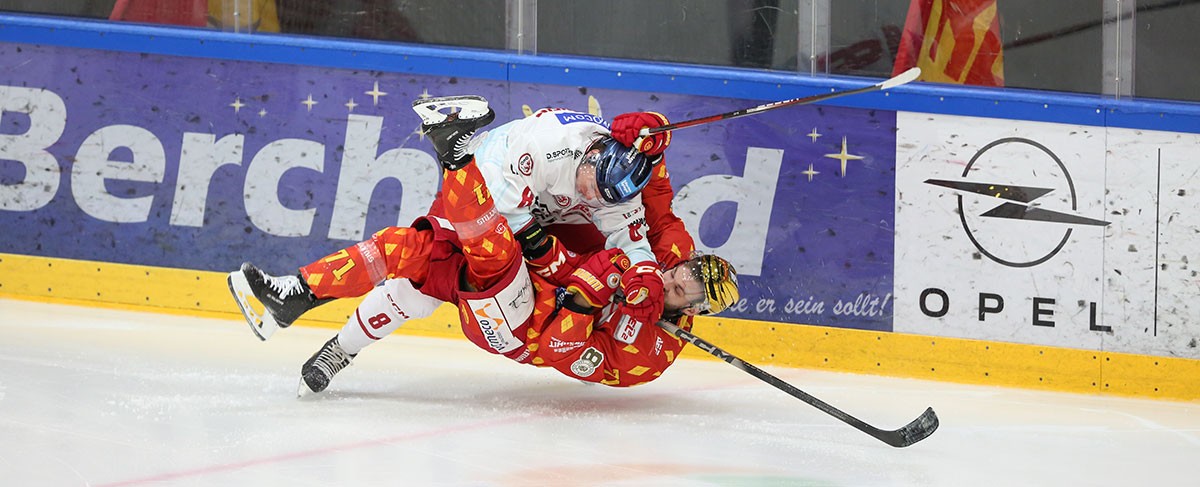 15. Spieltag: Irrer Krimi geht an DEG – Rosenheims Serie hält an