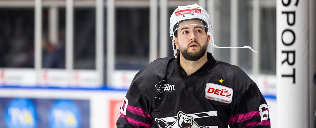Topstürmer Jeremy Bracco bleibt den Eisbären Regensburg treu