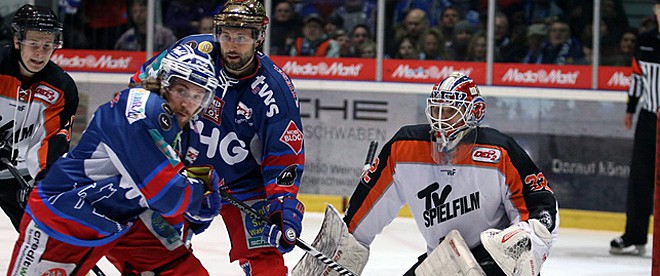 Bremerhaven geht als Spitzenreiter in die Länderspielpause