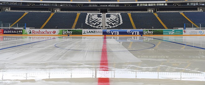 Fußballstadion wird zur Eisarena – ISS machte es in Frankfurt möglich