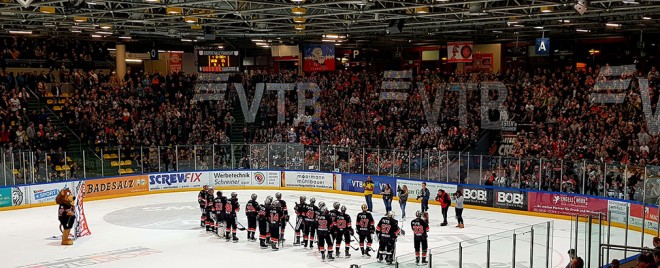 Frankfurt spielt sich mit Kantersieg an die Spitze