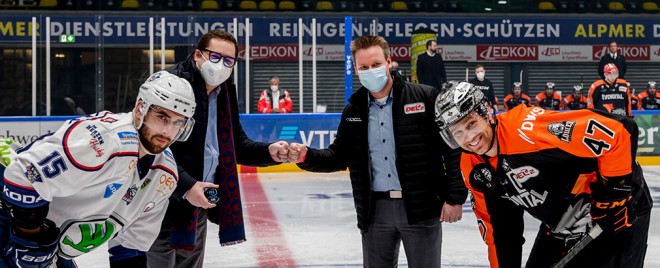 Offiziellen Spielpuck im Einsatz