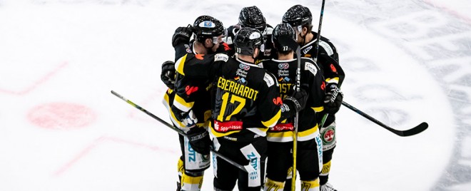 Tölzer Löwen bejubeln Derbysieg