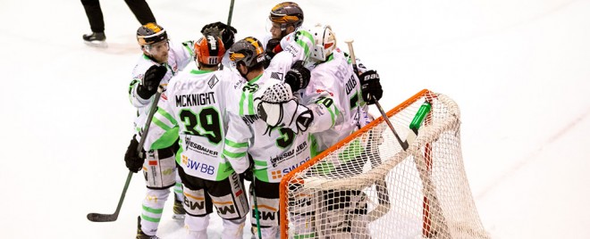 Bietigheim wehrt Matchpuck ab 