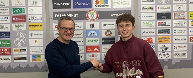 Michael Reich unterschreibt Fördervertrag in Landshut