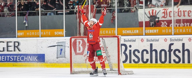 Tomáš Schwamberger bleibt in Regensburg