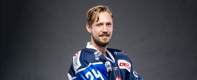 Simon Karlsson bleibt ein Eislöwe