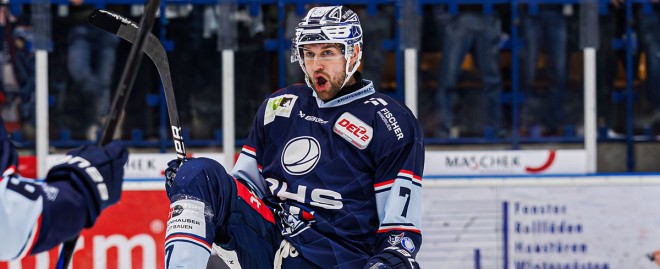 Blue Devils verlängern mit Luca Gläser