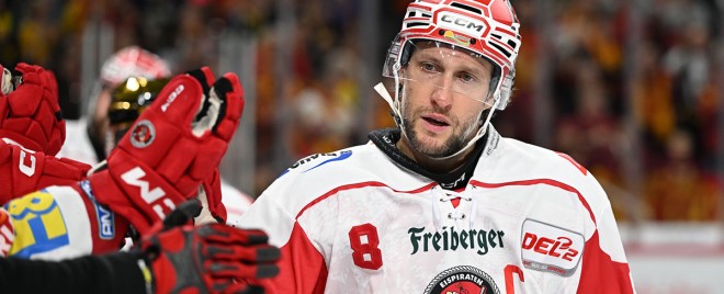 Dominic Walsh bleibt bis 2027 ein Eispirat