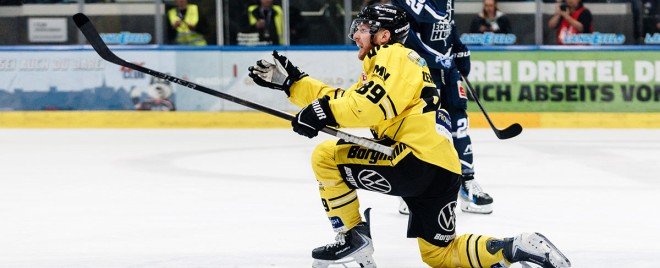 Krefeld eiskalt: Pinguine drehen Final-Spiel 2 in Kassel und stellen auf 2:0
