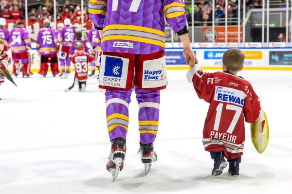 Melanie Feldmeier - Eisbären Regensburg