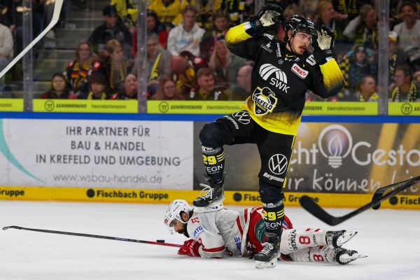 Yvonne Brands - Krefeld Pinguine